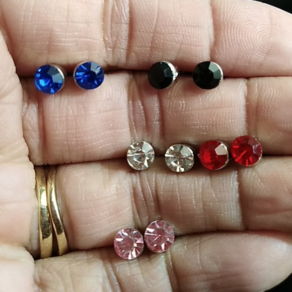  2 for $15 5 sets of silver earring studs - Picture 2 of 2